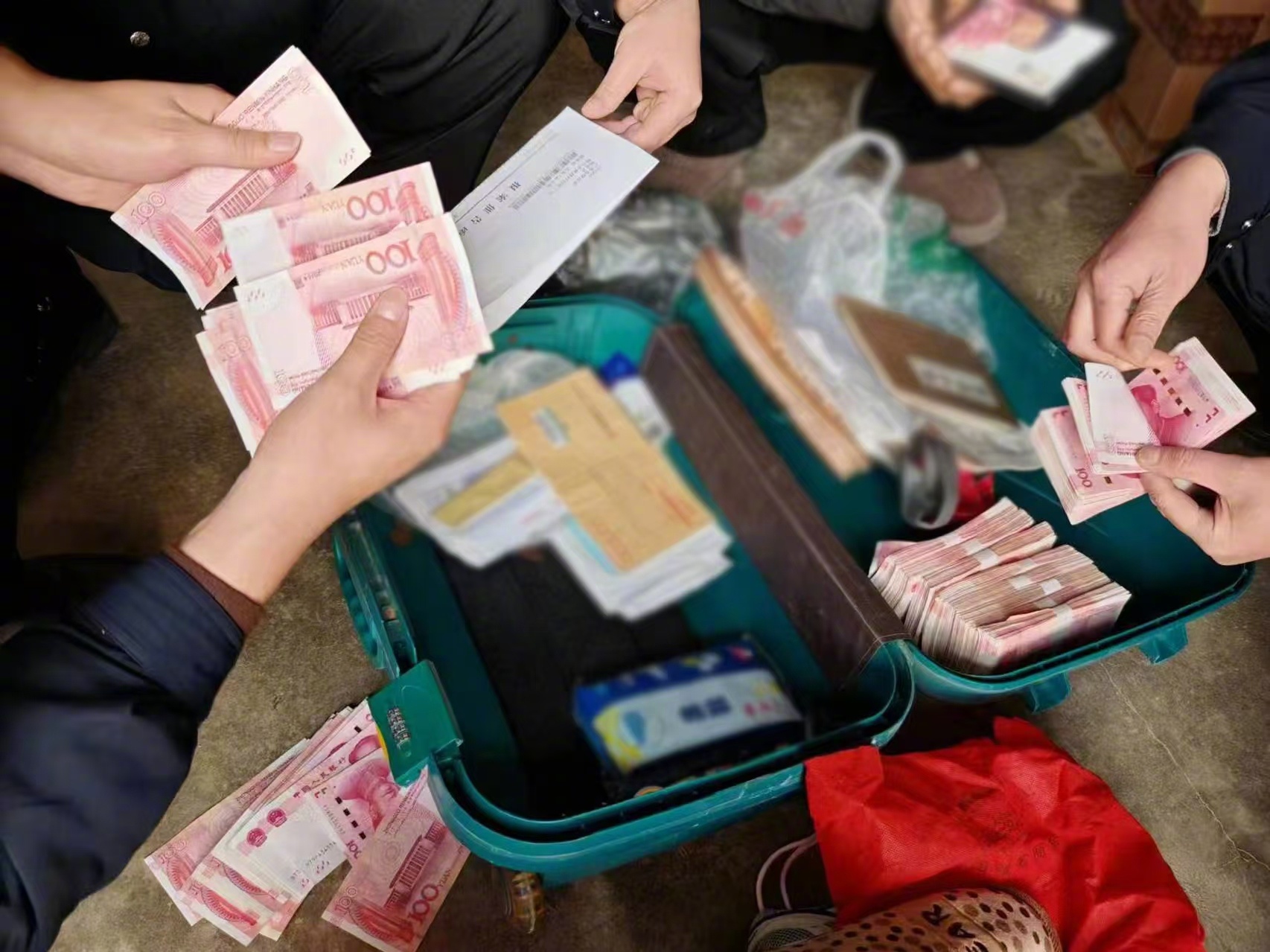 最新带现金几十万能过安检方法分析(最方便真实的象山携带现金过安检有具体规定吗方法)